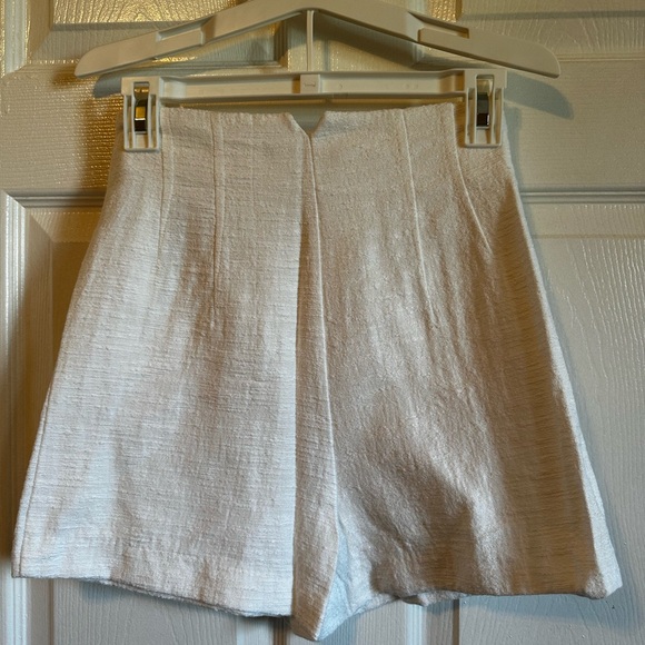 Women’s linen shorts size XS in white from Zara - Picture 3 of 4